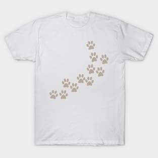 Footprints of my dog in kaki T-Shirt